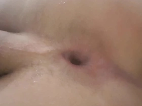 Passivo com desodorante no cuzinho liso rosado