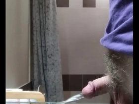 Pipi dans le lavabo / piss in the sink