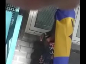 Homens mijando nas ruas