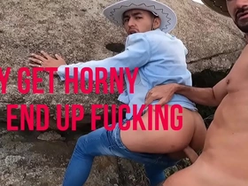 Se calientan y terminan follando - hetero se coje a twink gay en las montañas - bareback gay culon - gay chupa la pija y se deja follar en las montañas - vaquero se folla a su amigo gay - sexo casual entre amigos gays - con alex barcelona y