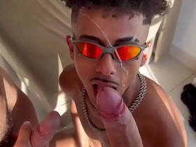 Favelados fazendo putaria