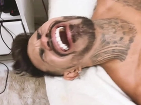 Garoto musculoso dotado macetou meu cu