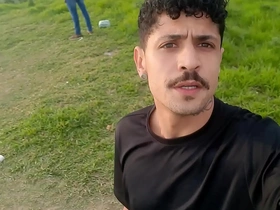 Chupei o novinho na mata e levei em casa depois