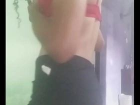 Strip tease da cdzinha putinha gostosinha