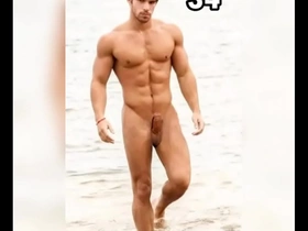 Hombres desnudos que tienen ricos penes