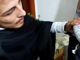 Fui corta o cabelo e acabei pegando o cabelereiro